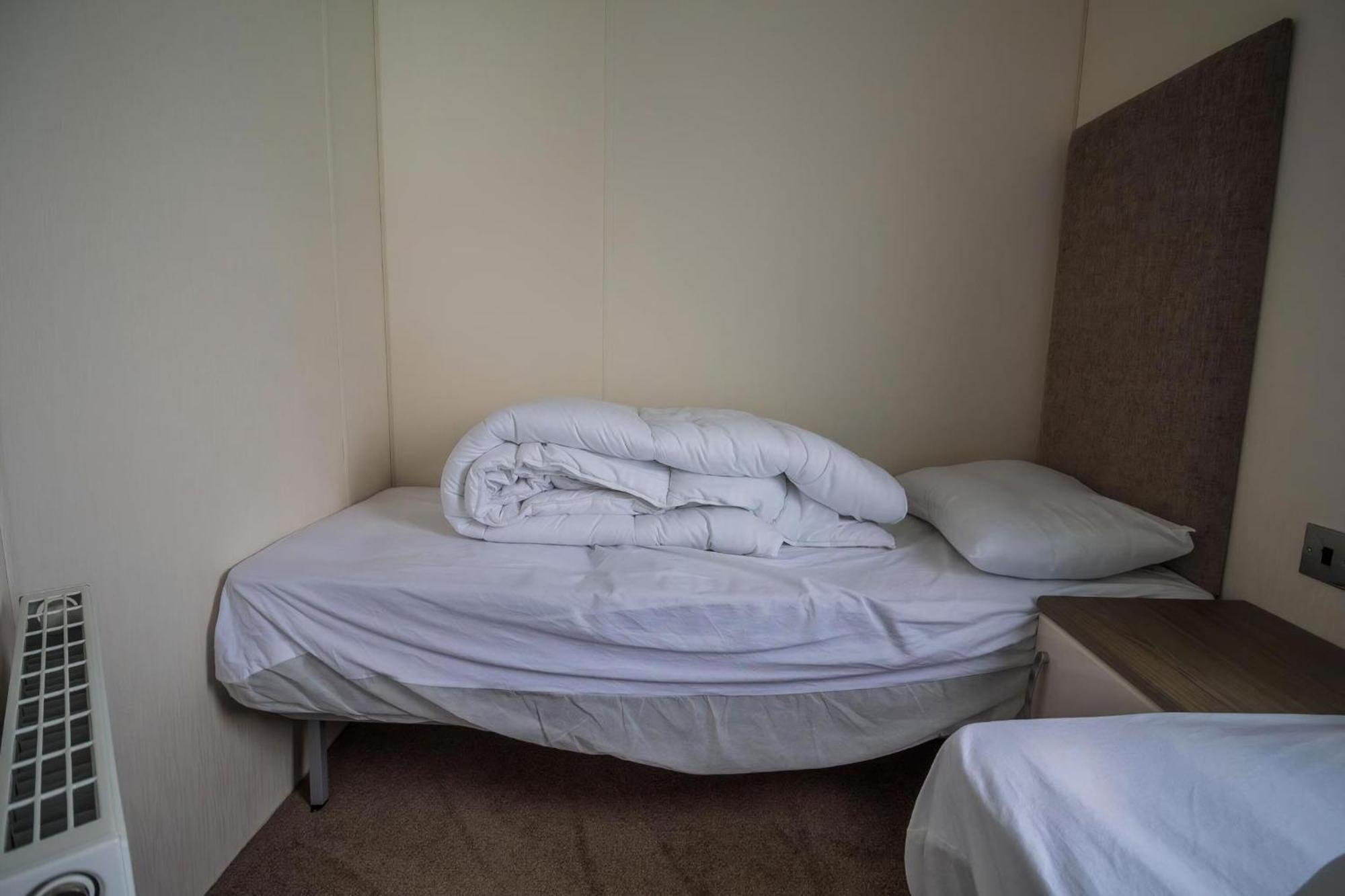 Modern 6 Berth Caravan At Highfield Grange In Essex Ref 26609P Clacton-on-Sea Extérieur photo